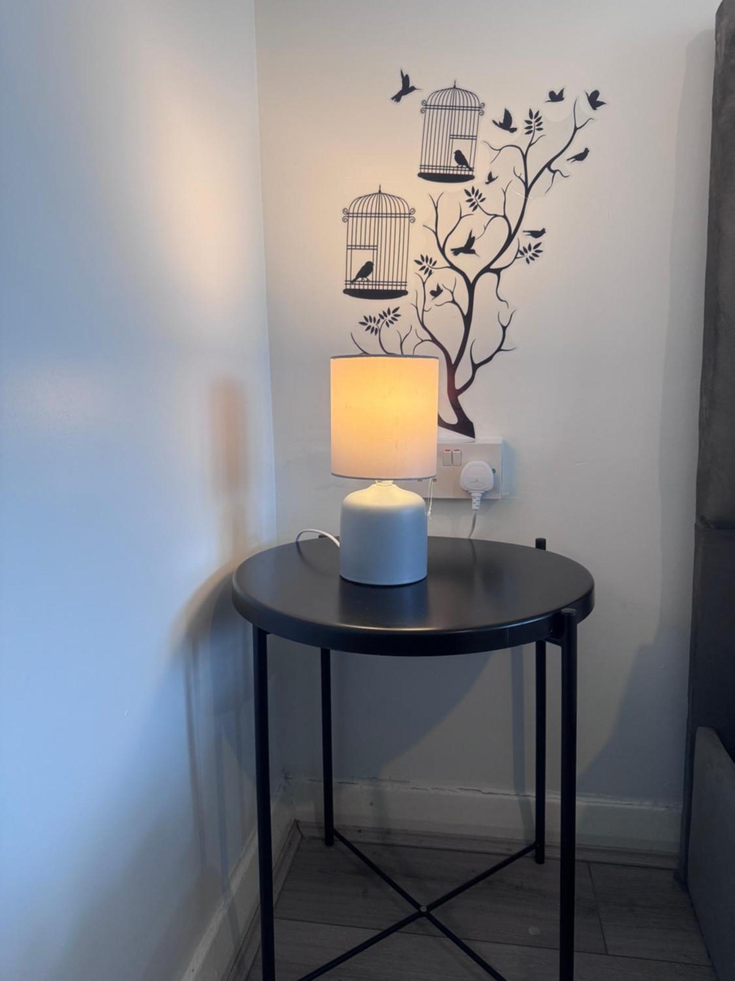 Modern Room In A 4 Bedroom Flat In London, Shared Bathroom! 外观 照片